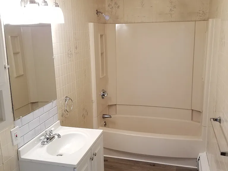  59 Sweet Ave 2ndFlr 2B/1B Spacious Hardwoods FreshPaint PetOK Laundry — Photo 8