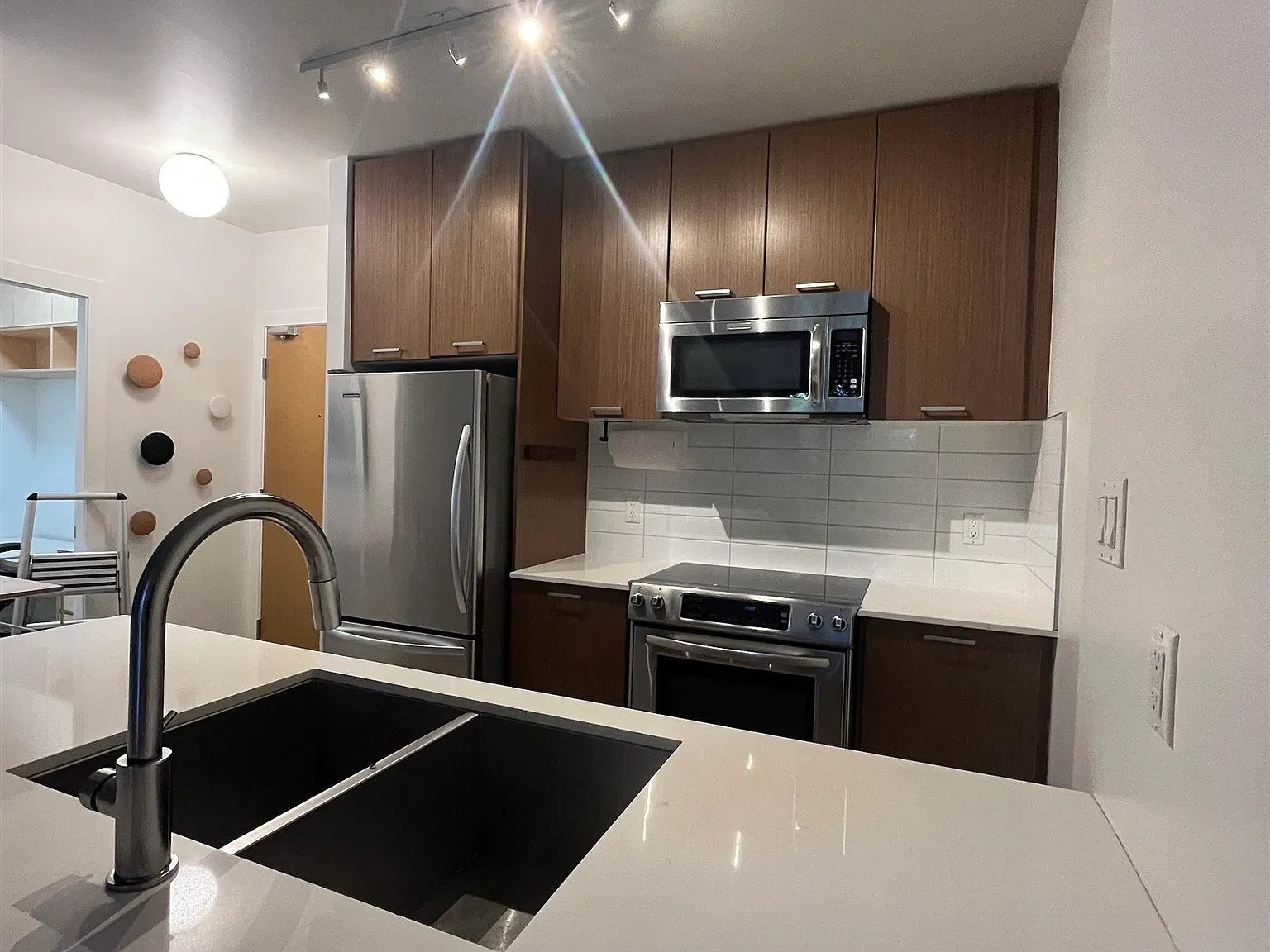 1 bed, 605 sqft, $2,450 — Photo 1