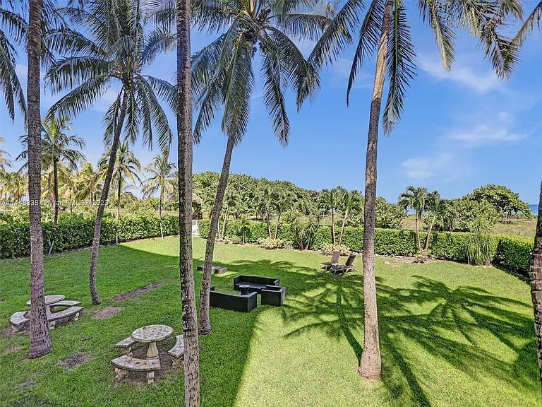 9195 Collins Ave #91 — Photo 3