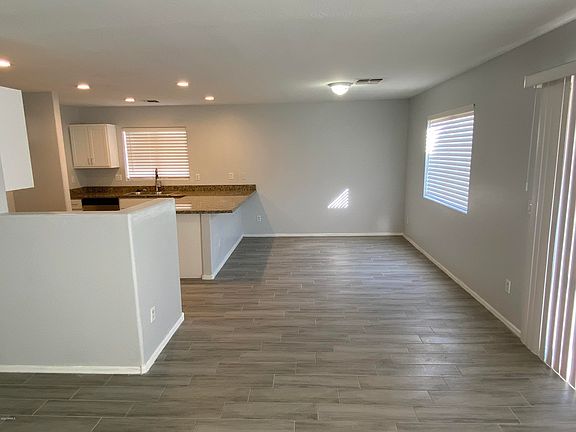 4th image of 10935 W Meadowbrook Ave