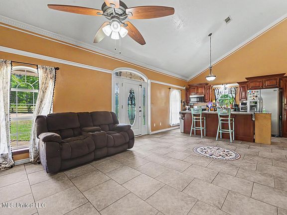 5th image of 2125 Fig Farm Rd