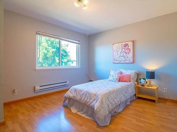 3rd image of 536 W Campbell Ave