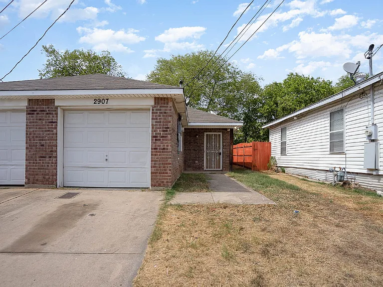 2907 La Salle St — Photo 14