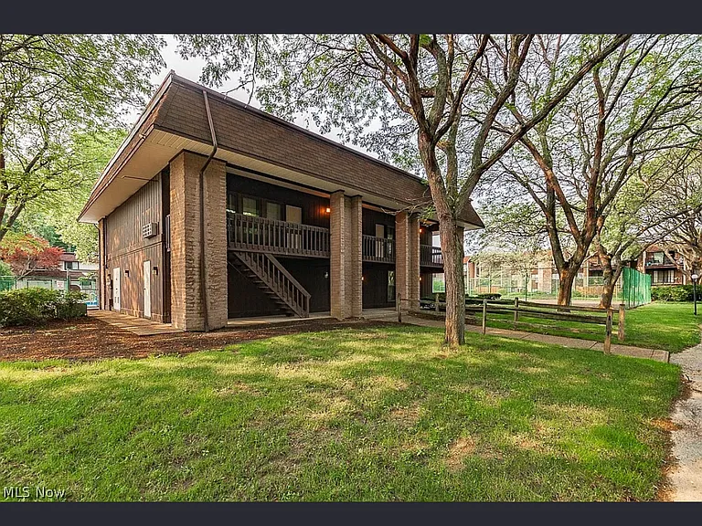 9956 Old Johnnycake Ridge Rd #N3 — Photo 17