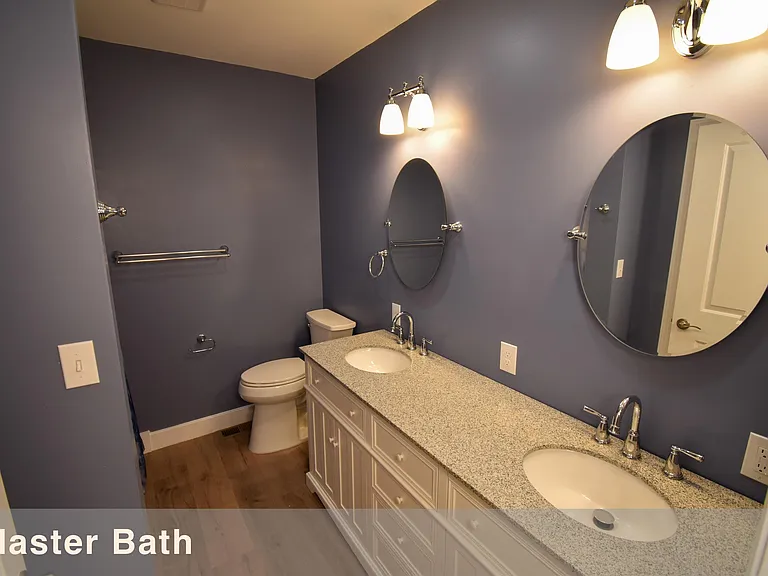 4823 Glenmina Dr — Photo 8