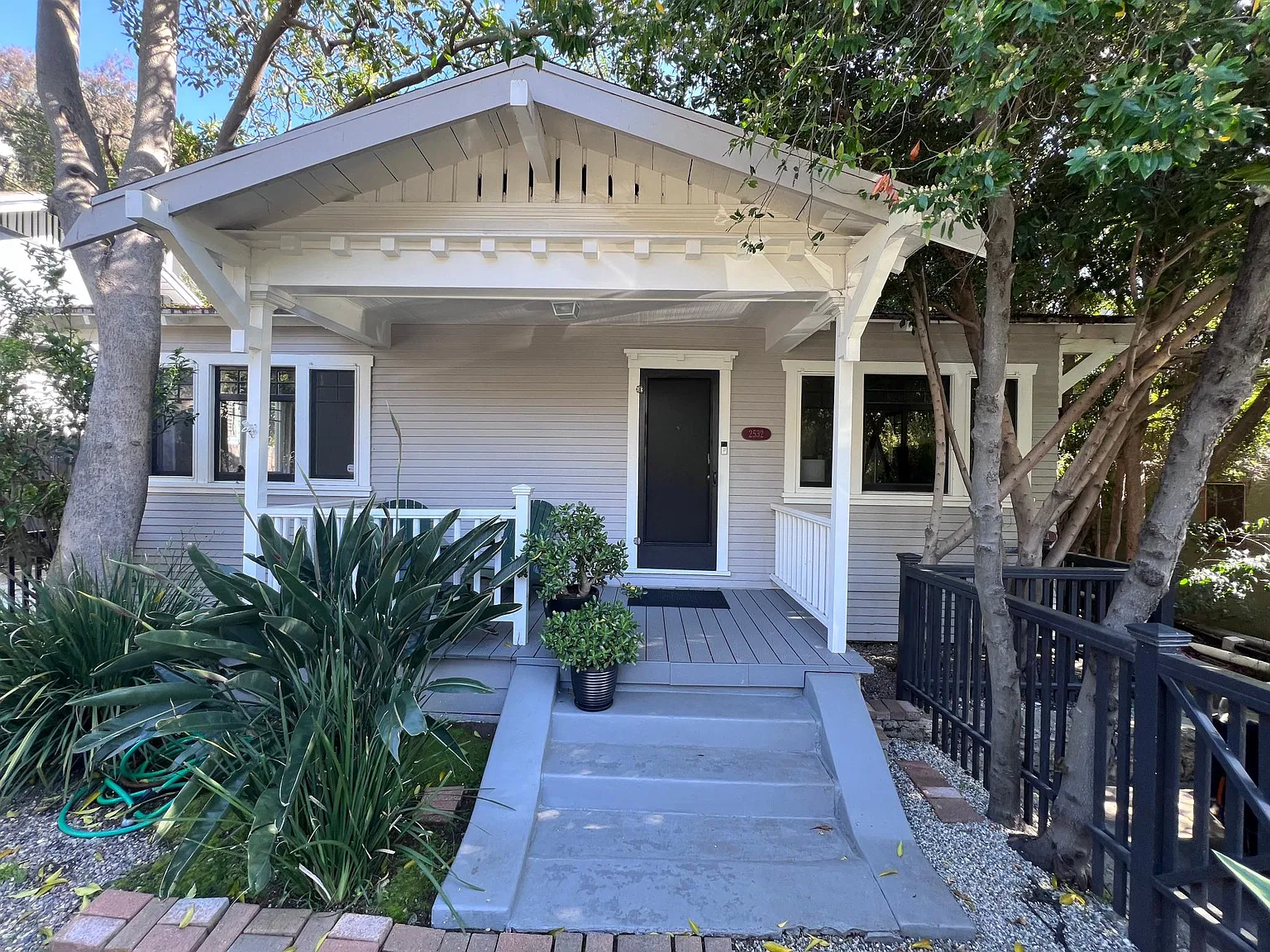 2532 Glen Green St — Photo 2