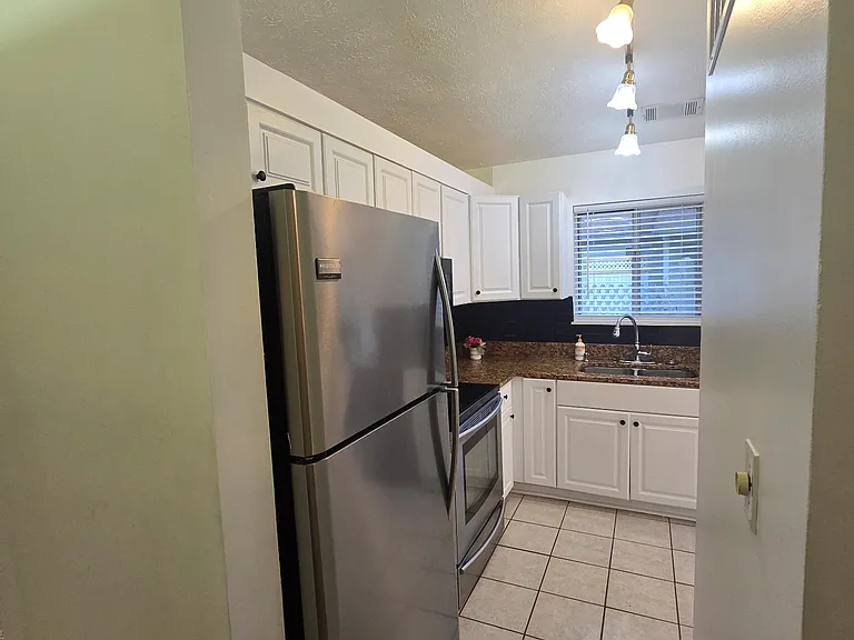 355 Village Pointe Dr #F — Photo 12