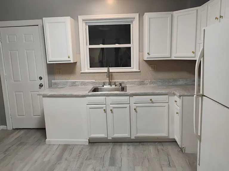 514 W Greenleaf St — Photo 7
