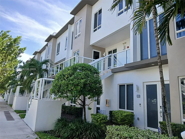 6415 NW 102nd Path #208 — Photo 4