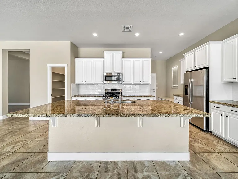 1914 Balsam Ct — Photo 12