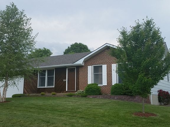 2nd image of 928 Dennis Dr