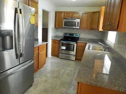 4th image of 2042 Ellsberry St