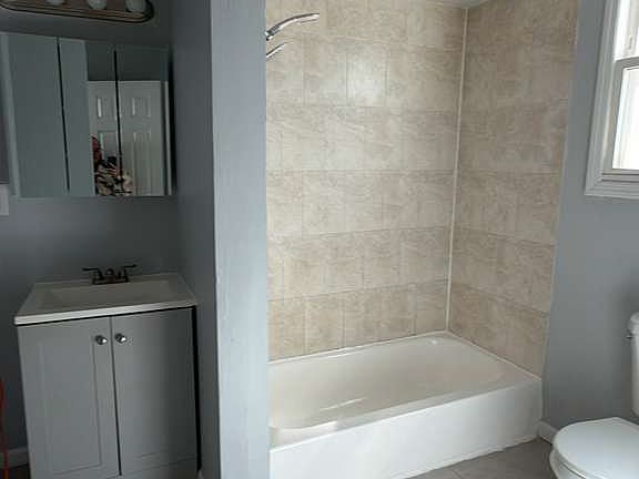 5th image of 898 S 20th St #1