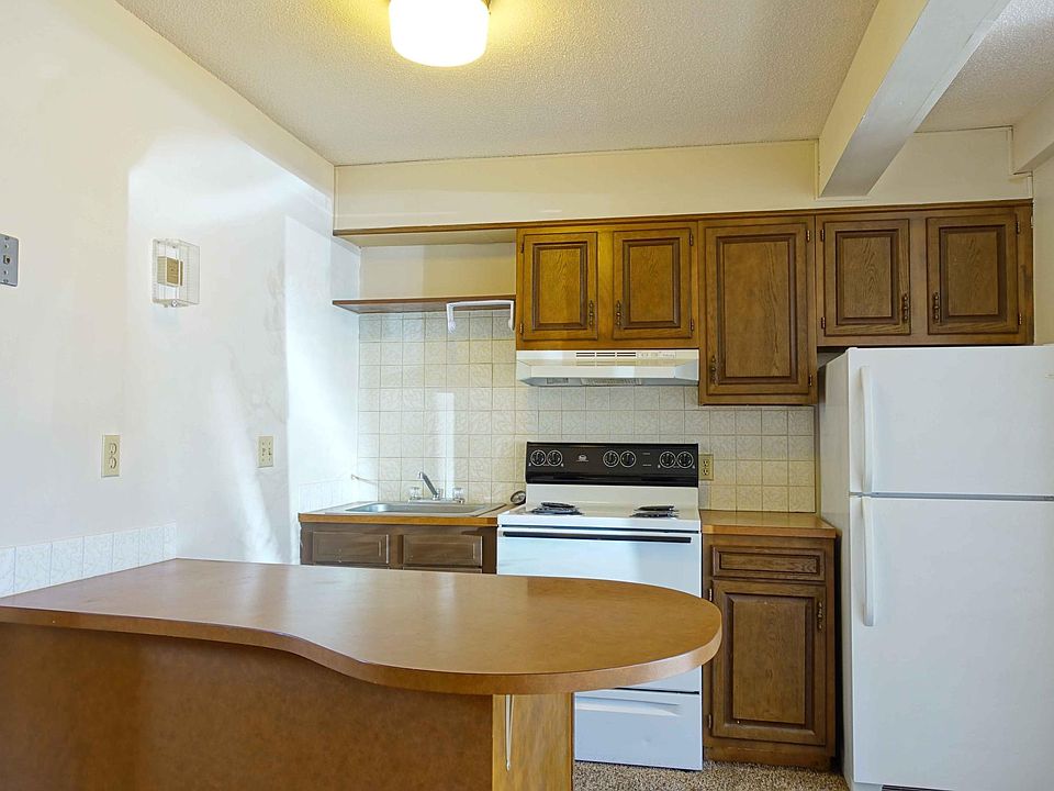 2nd image of 1510 W Lincoln St #B9