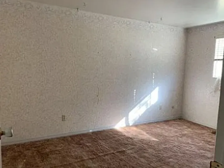 299 N Highland Dr — Photo 15