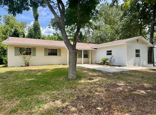 940 Pearl Dr, Mount Dora, FL 32757