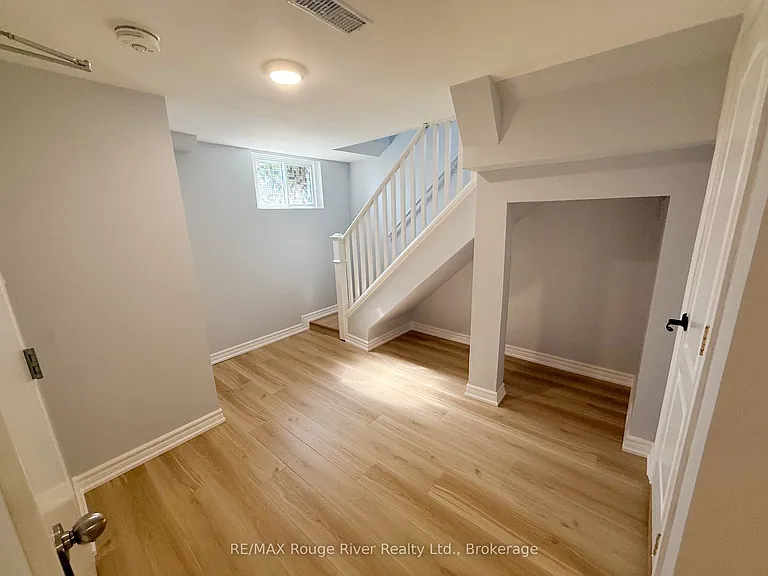 200 Trent St E — Photo 2