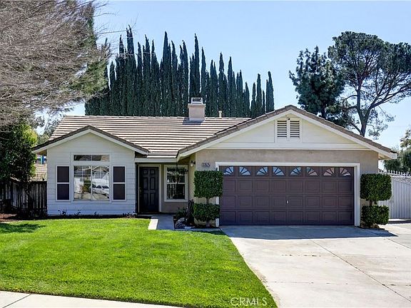 2nd image of 33525 Wildflower Ln