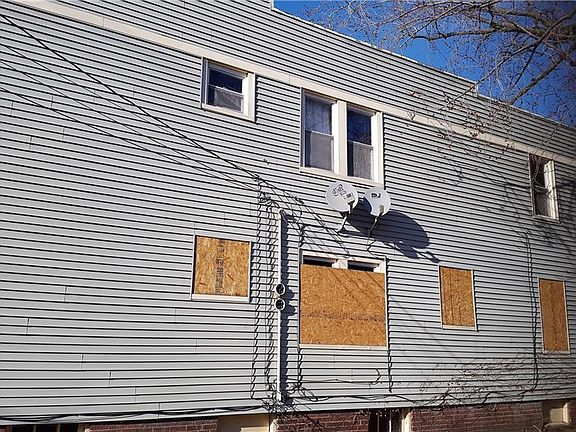 3rd image of 209 E 156th St
