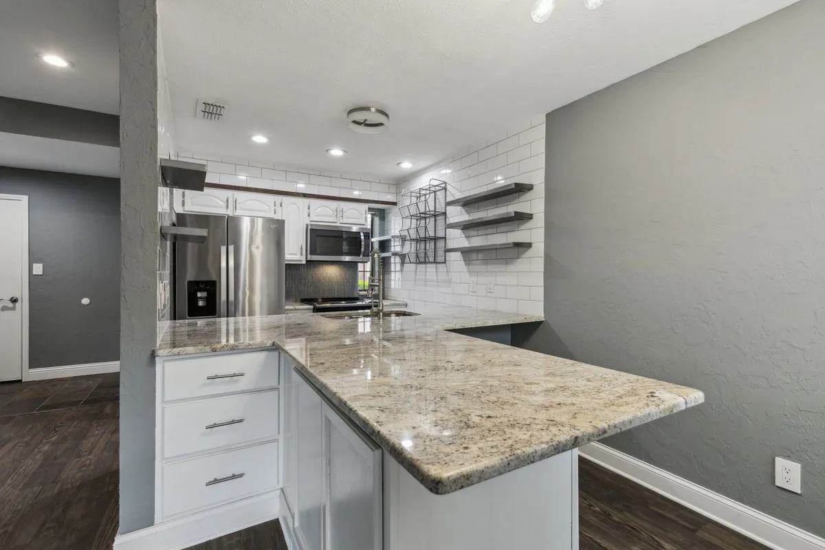 Primary Photo - 5100 Verde Valley Ln #143