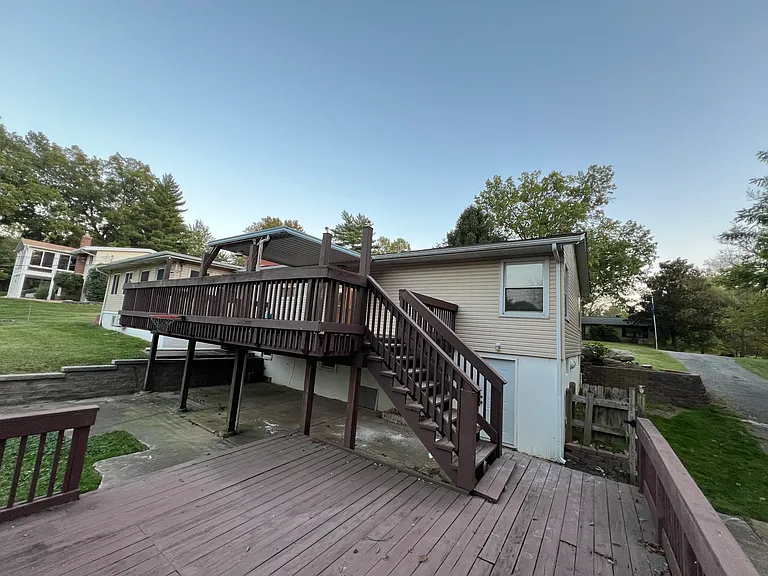4 Mandalay Dr — Photo 20
