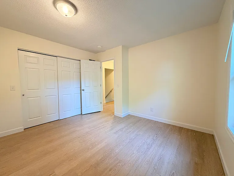 821 W Wood St #B — Photo 11