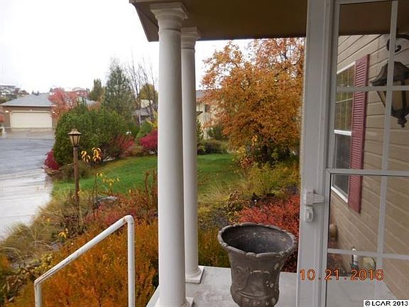 3rd image of 816 SE Lori Ct