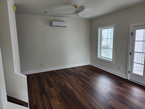 4th image of 7 Iron Forge Aly