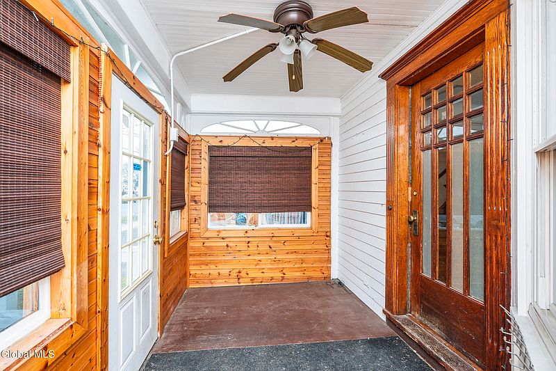 3rd image of 969 Vischer Avenue