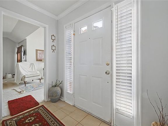 5th image of 22 Williamsburg Dr