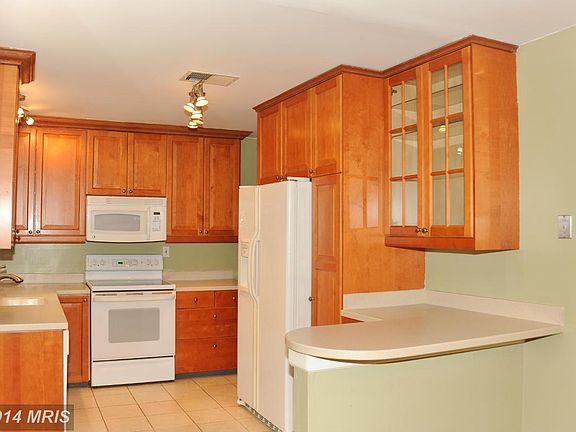 3rd image of 8527 Mount Zephyr Dr