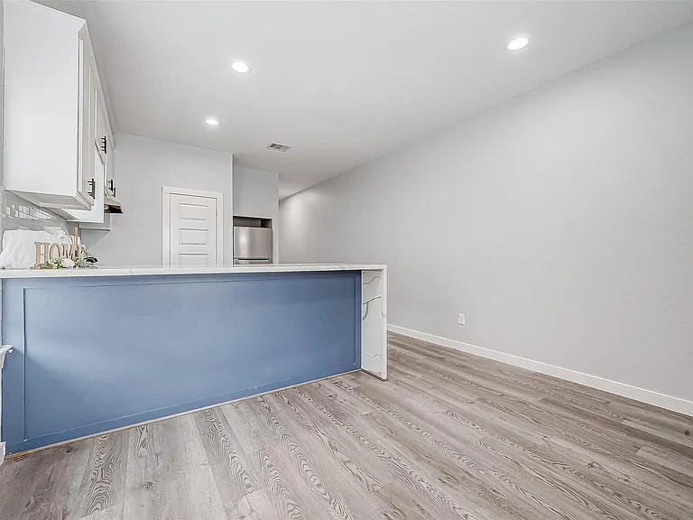 6725 Avenue K #B — Photo 9