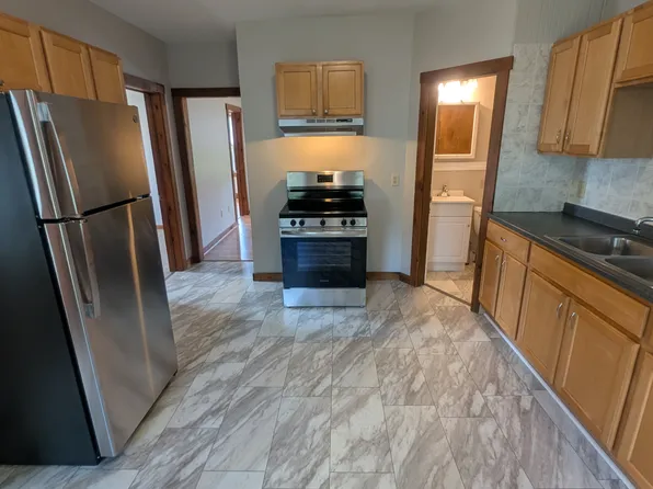 8 Connecticut Mills Ave APT C, Killingly, CT 06239