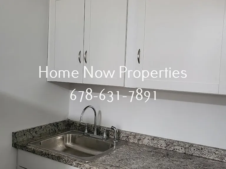 Maple Place Apartments — Photo 8
