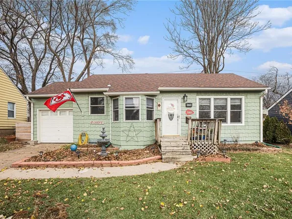 5110 W 49th St, Roeland Park, KS 66205