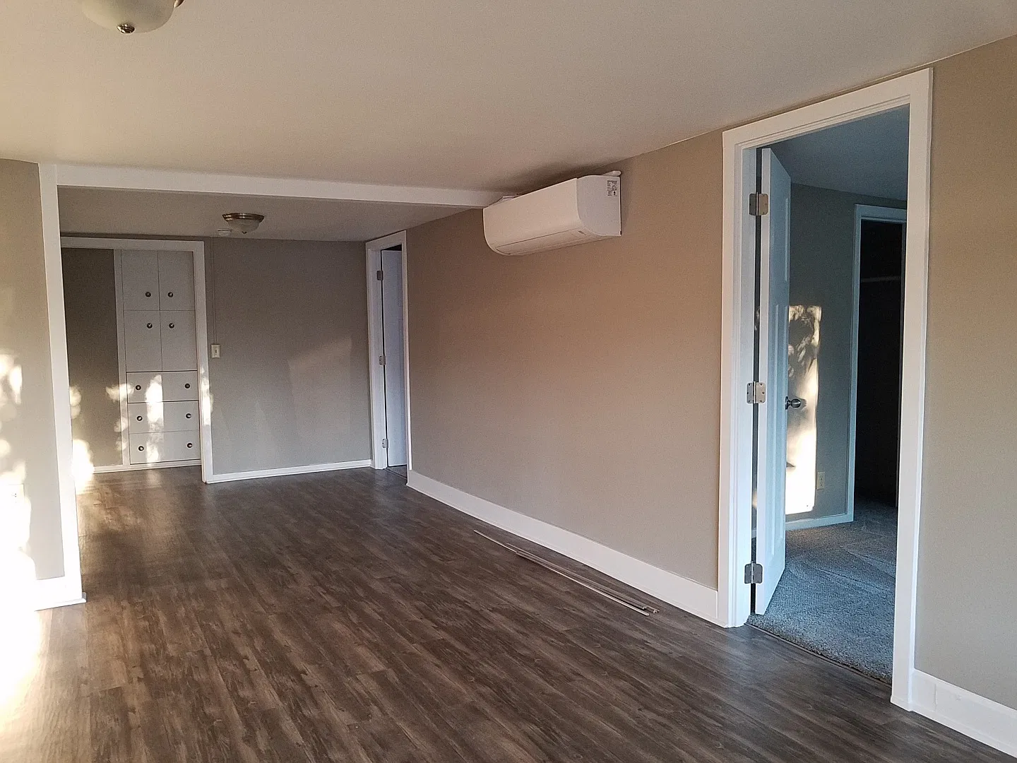 3 bed, 1.5 bath, 1369 sqft, $1,995 — Photo 3