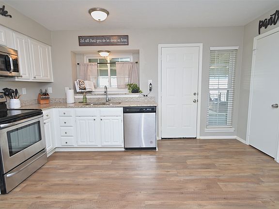 5th image of 3409 Forest Creek Dr