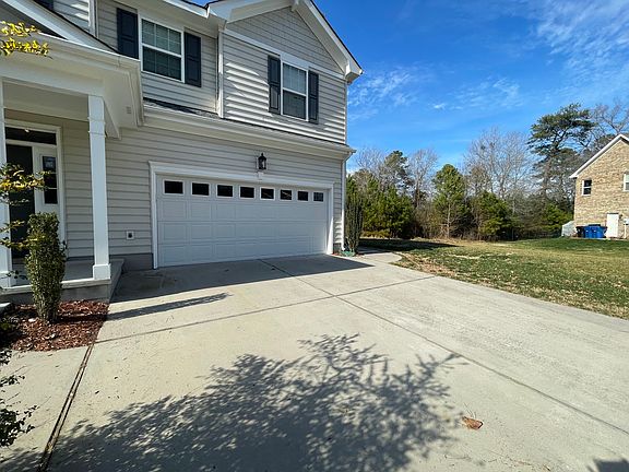 3rd image of 525 Gills Pl