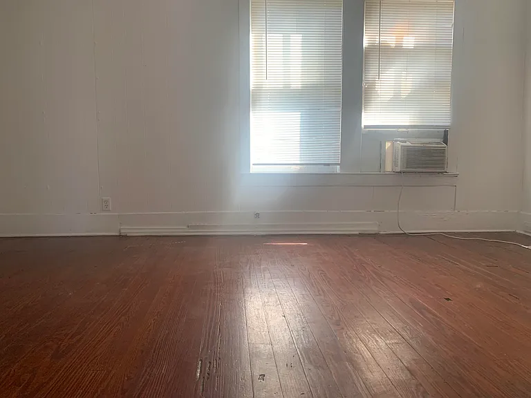 207 Jackson St — Photo 8