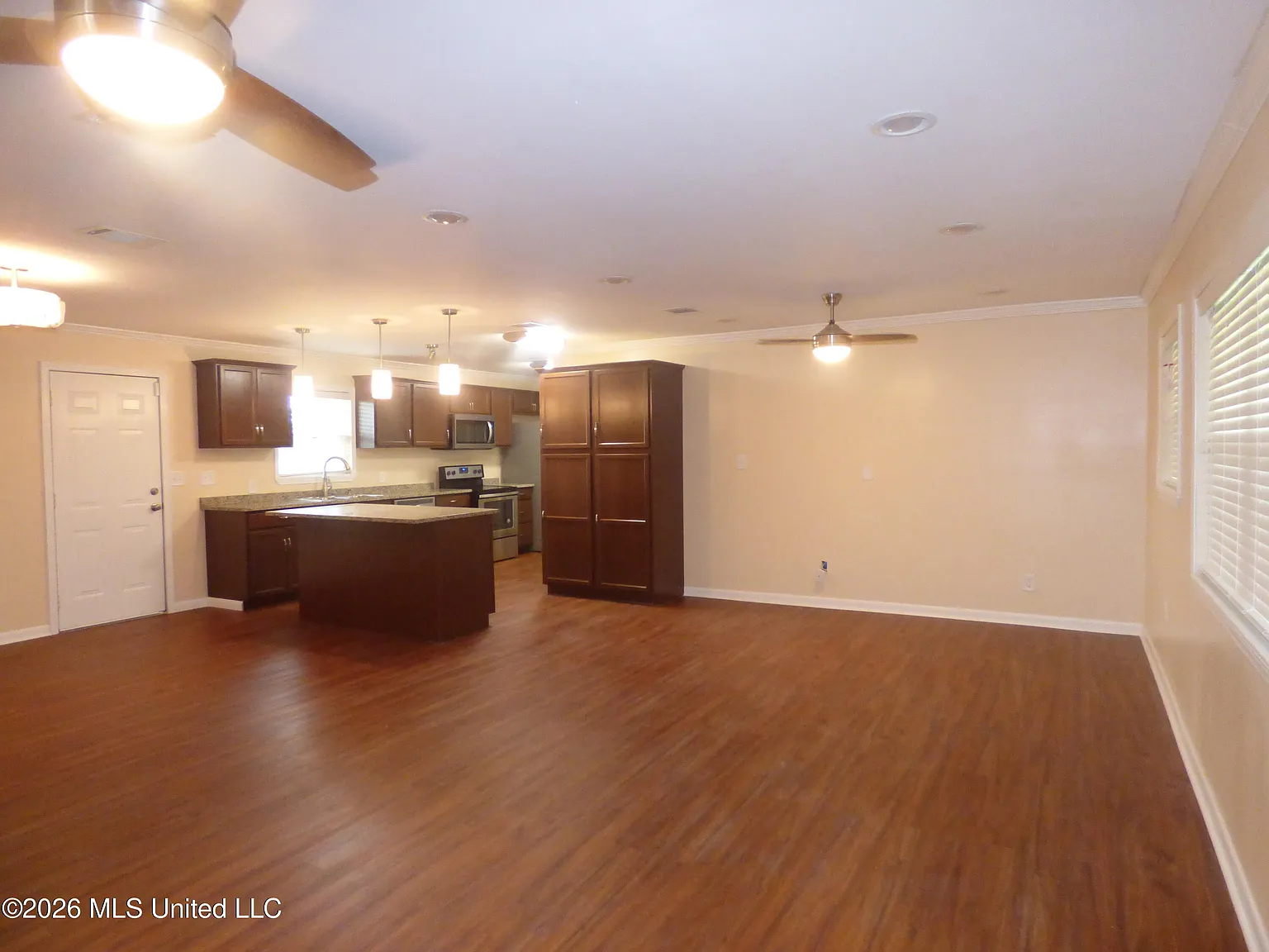 4 bed, 2.0 bath, 1532 sqft, $1,350 — Photo 3