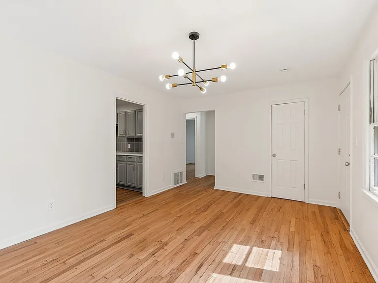 6041 Walrond Ave — Photo 7