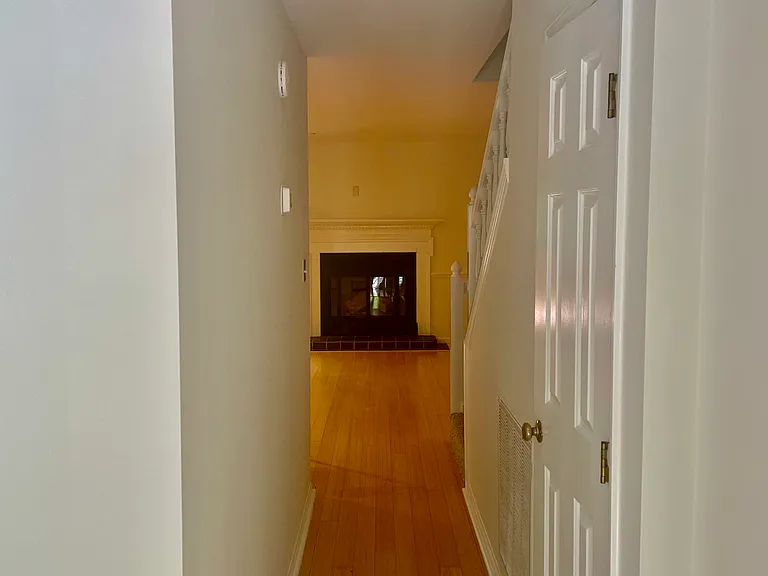 205 Forest Ct #205 — Photo 5