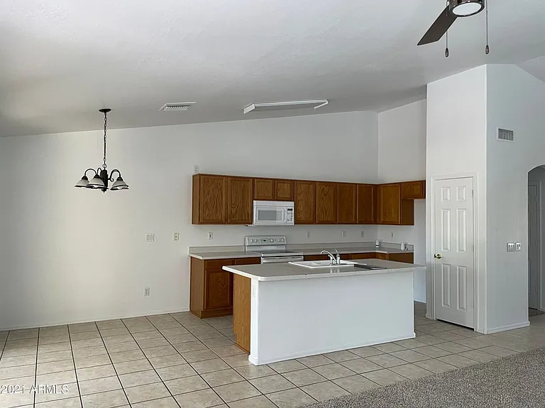 15969 W Madison St — Photo 9