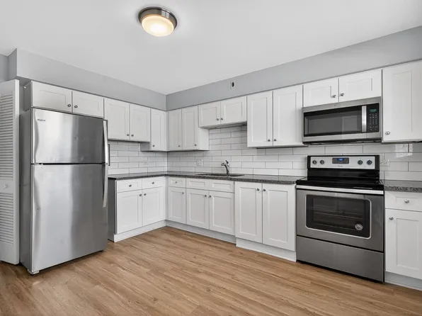 34-46 Kensington Apartments, 34-46 S Kensington Ave #1b0a3b462, La Grange, IL 60525