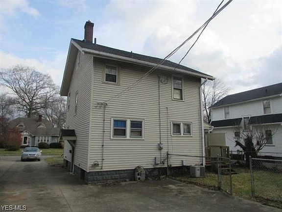 2nd image of 364 Kenmore Ave SE