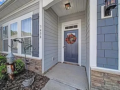 3 bed, 1935 sqft, $2,595 — Photo 2