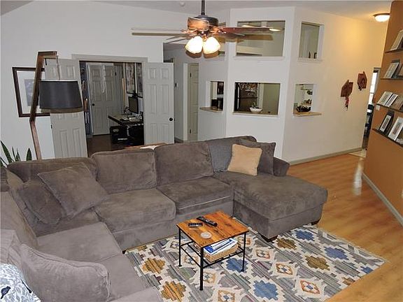 3rd image of 1415 Laurel Glen Blvd