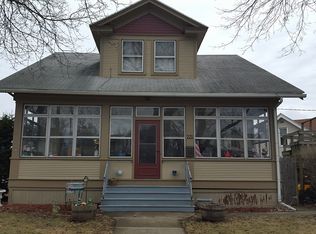 221 De Clark St, Beaver Dam, WI 53916