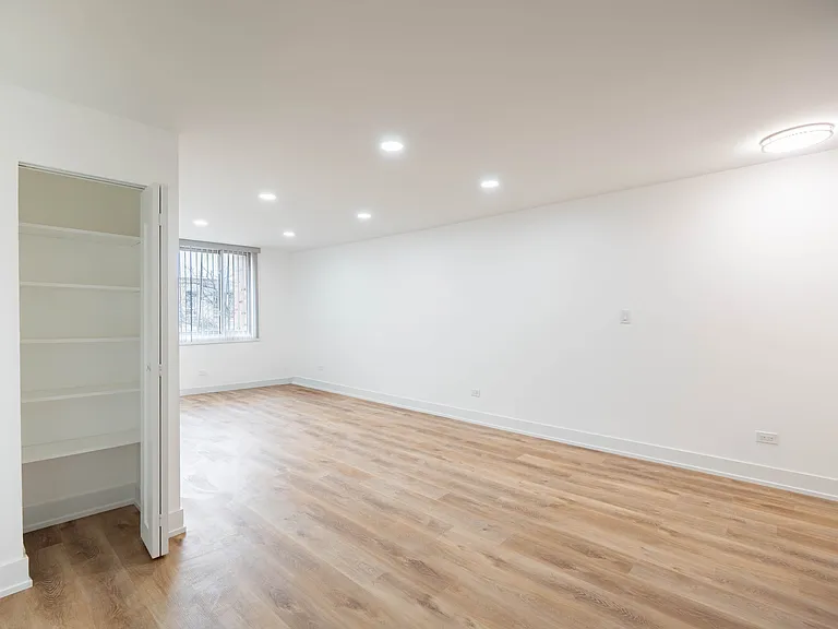 510 W Fullerton Pkwy #510 — Photo 4