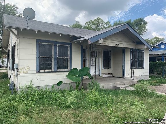 3rd image of 1414 W Travis St